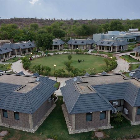 Shri Radha Brij Vasundhara Resort & Spa Govardhan Bagian luar foto