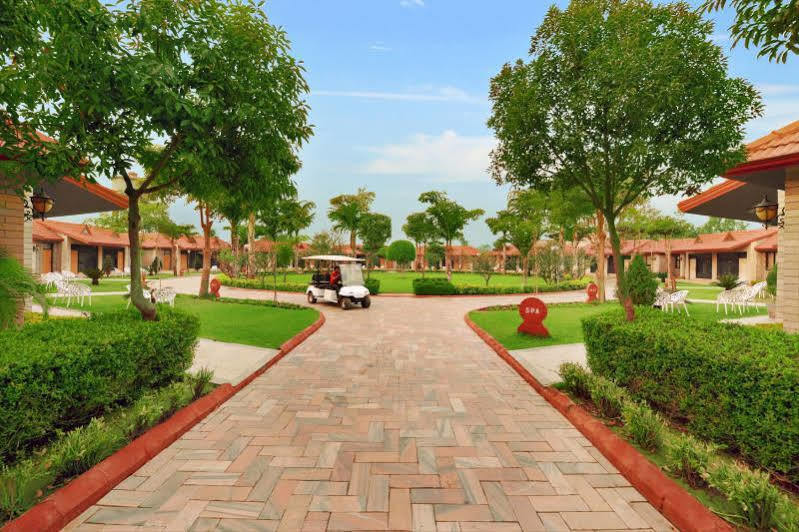 Shri Radha Brij Vasundhara Resort & Spa Govardhan Bagian luar foto