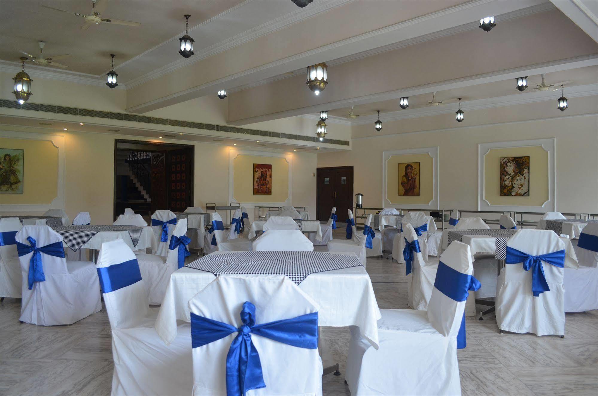 Shri Radha Brij Vasundhara Resort & Spa Govardhan Bagian luar foto