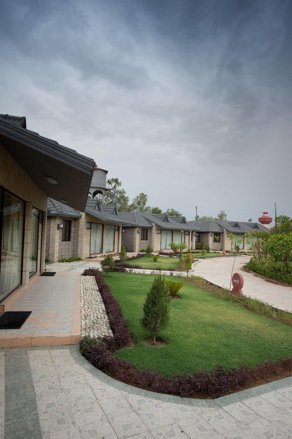 Shri Radha Brij Vasundhara Resort & Spa Govardhan Bagian luar foto