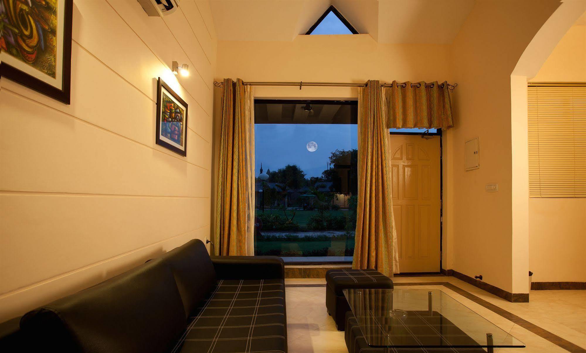 Shri Radha Brij Vasundhara Resort & Spa Govardhan Bagian luar foto