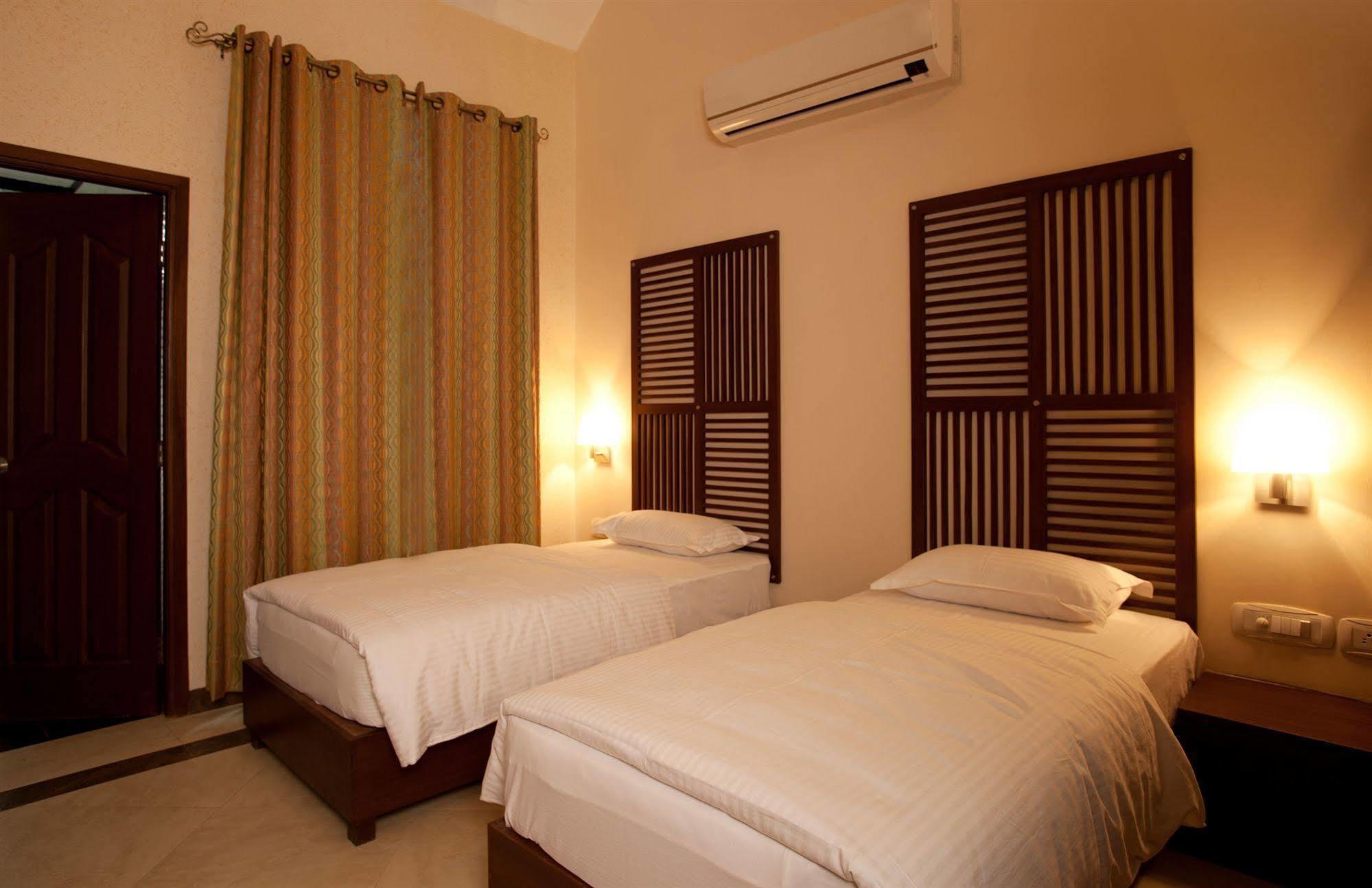 Shri Radha Brij Vasundhara Resort & Spa Govardhan Bagian luar foto