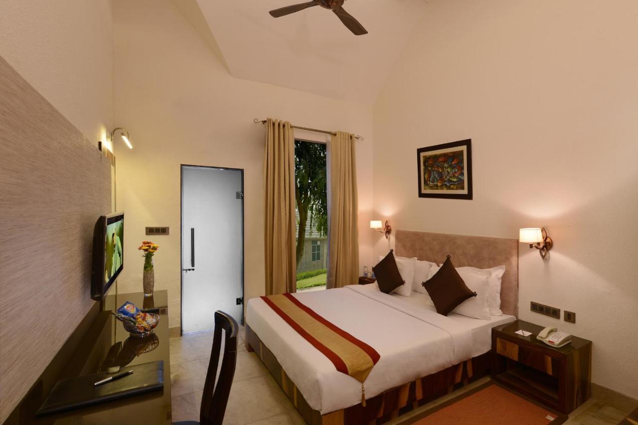 Shri Radha Brij Vasundhara Resort & Spa Govardhan Bagian luar foto